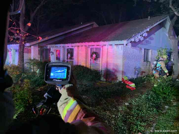 Attic fire forces 4 out of southwest Austin home Tuesday morning