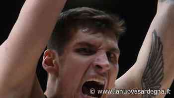 L'ala Mitoglou si frattura il piede - La Nuova Sardegna - La Nuova Sardegna