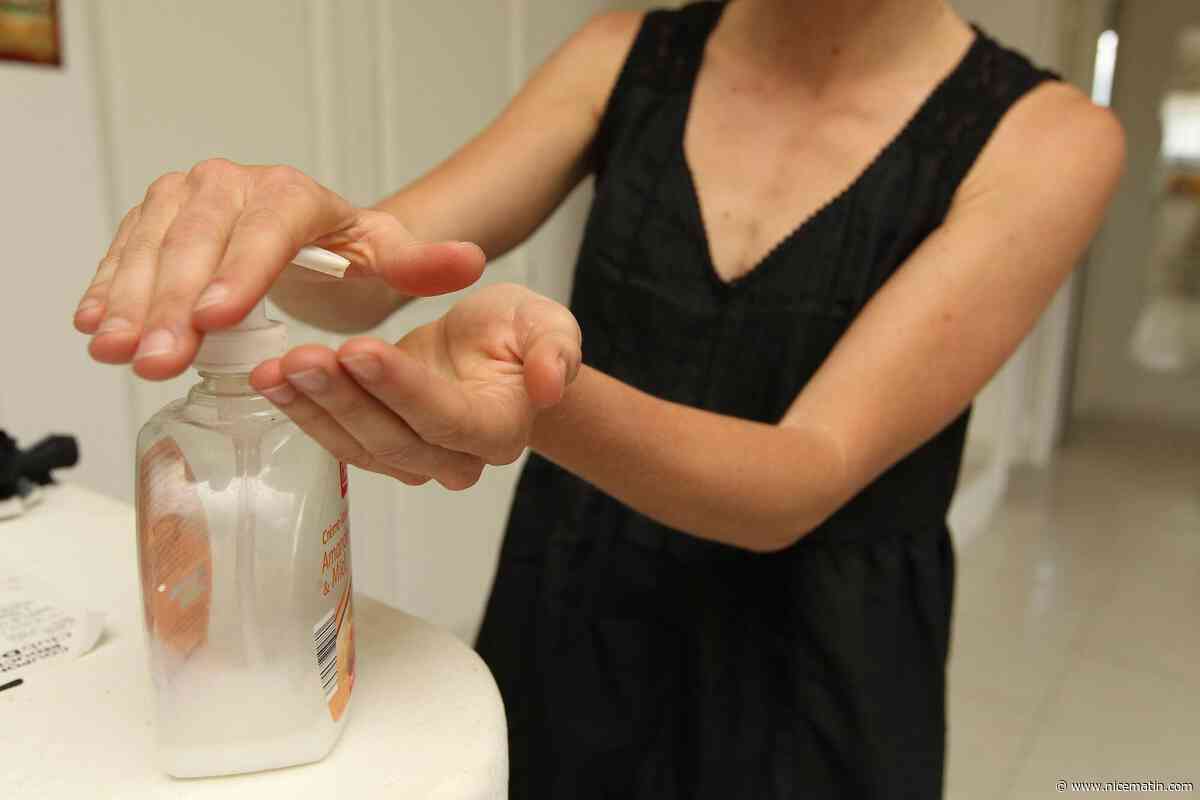 Respectons-nous toujours bien les gestes barrières, plus d'un an après le début de l'épidémie de Covid-19?