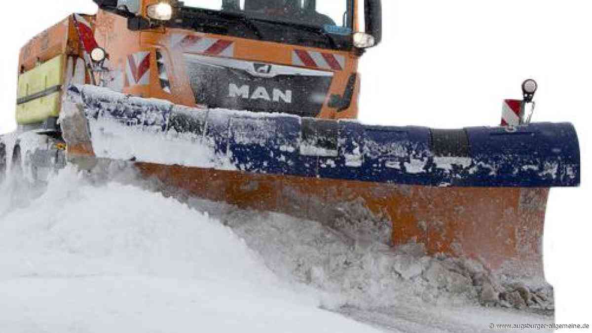 Schneeverwehungen: Zahlreiche Autos stecken bei Geltendorf fest