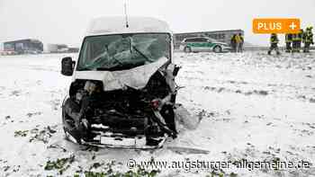 Hubschrauber-Einsatz nach A8-Unfall: Transporter-Fahrer wird schwer verletzt - Augsburger Allgemeine