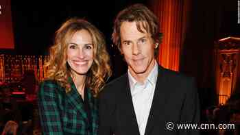 Julia Roberts honors twins' 17th birthday with a photo