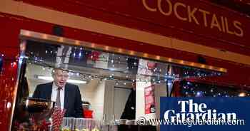 Boris Johnson contradicts expert advice to curb Christmas socialising - The Guardian