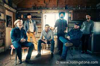 Exclusive: Turnpike Troubadours Talk Unexpected Hiatus, Newfound Sobriety, and Surprise Reunion