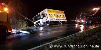 Neunkirchen-Seelscheid: Lastwagen landet im Graben neben B56 - Kölnische Rundschau