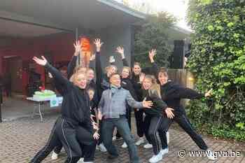 Dimitri Leue en Antwerpse cheerleaders brengen ontbijt aan huis - Gazet van Antwerpen