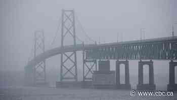 No immediate plans to shut border with Canada over omicron variant, U.S. says