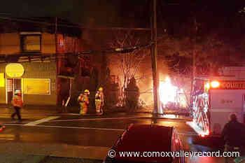 Fire destroys bus in downtown Courtenay – Comox Valley Record - Comox Valley Record