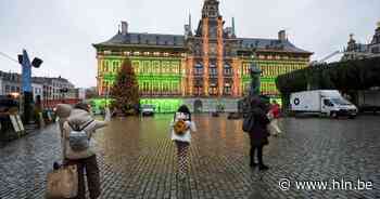 Stadhuis kleurt groen tegen doodstraf | Antwerpen | hln.be - Het Laatste Nieuws