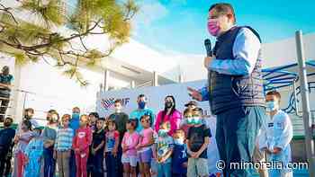 Nacho Campos, edil de Uruapan, entrega área infantil en El Milagro - MiMorelia.com