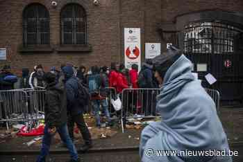 Lange rij aan aanmeldcentrum Klein Kasteeltje: hulporganisaties vragen meer vooropvang