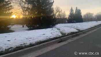 8 people in hospital after car crashes into pedestrians at busy London, Ont., intersection