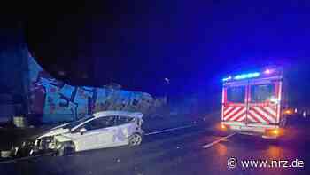 Auto schleudert über die A40: Fahrer (21) in Essen verletzt - NRZ