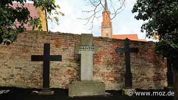 Geschichte und Religion: Verein in Rathenow sucht Fotos von Menschen, die auf evangelischem Friedhof bestattet wurden - moz.de