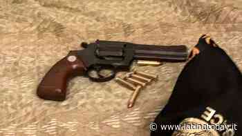 Il blitz dei carabinieri: nascondeva una pistola pronta all’uso, 66enne arrestato - LatinaToday