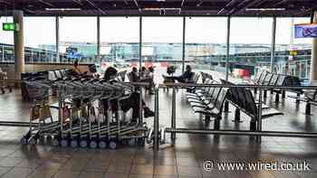 18 Hours of Omicron Chaos at Schiphol Airport