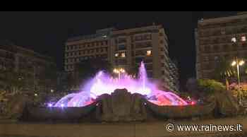 Bari, contro la pena di morte la fontana si tinge di blu - TGR Puglia - TGR – Rai