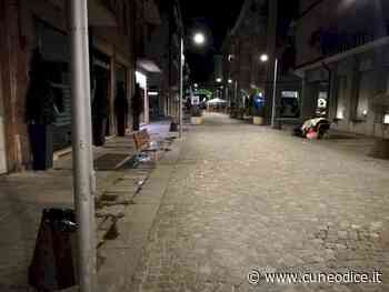 Cuneo, c’è un clochard nell’area pedonale di via Cavallotti: polemiche tra i consiglieri - Cuneodice.it