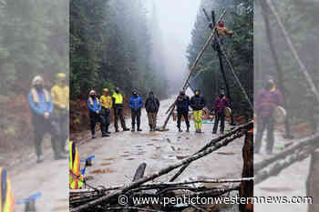 Contractors pulled after Old Growth Revylution blocks Akolkolex Forest Service Road – Penticton Western News - Penticton Western News