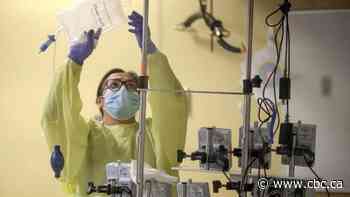 Trepidation in Alberta as omicron arrives, province ponders easing gathering restrictions