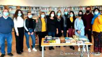 Donati libri alla Bibiloteca Comunale di Gravina di Catania dal gruppo territoriale di 'Azione' - CataniaToday