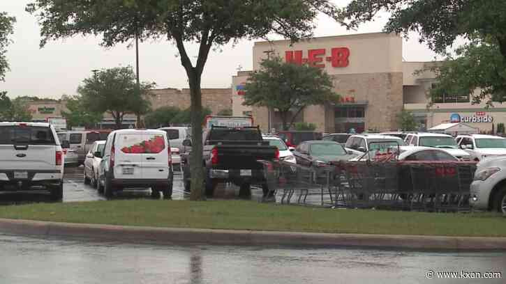 Elderly woman hit by suspect's car after purse stolen at Cedar Park H-E-B