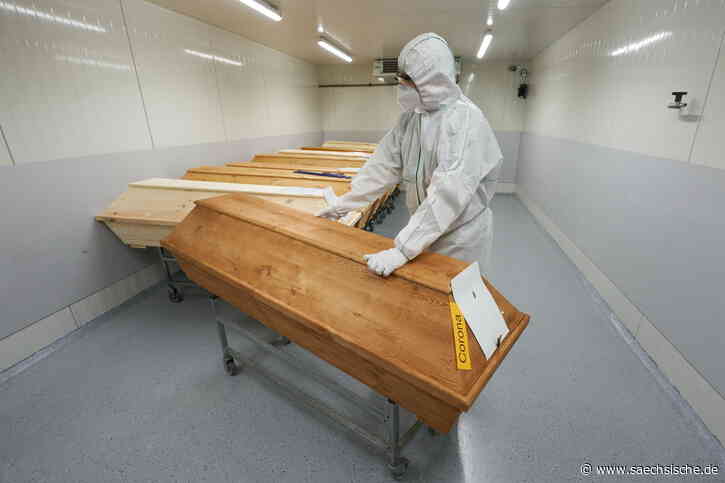 Dresden räumt Halle für 400 Särge - deutliche Worte auf Facebook - Sächsische.de