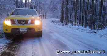 Ghiaccio, auto bloccata: famiglia soccorsa a Prato Spilla - Gazzetta di Parma