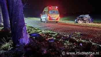 Automobilist gewond na botsing tegen boom in Zuidlaarderveen - RTV Drenthe