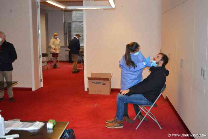 Tweede vaccinatiecentrum komt er voorlopig niet: “Eén groot knelpunt baart ons momenteel zorgen en daarnaast moeten we op termijn vaste locatie hebben”