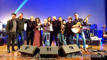 Enna, l'evento “A modo mio” in scena al Grivi. Sul palco spazio ad artisti locali - TeleNicosia - TeleNicosia