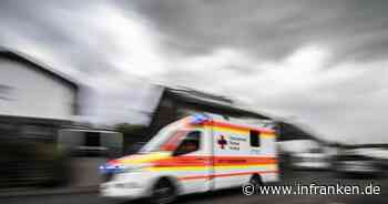 Kreis Bamberg: Mülltonnen brennen - beim Versuch zu löschen wird Mann verletzt