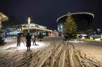 Advent in Giengen: 150 fantasievolle Leuchtfiguren strahlen beim Steiff Lichterzauber - Heidenheimer Zeitung