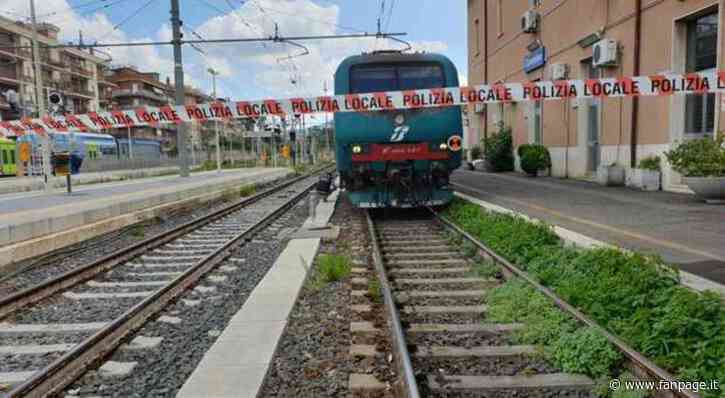 Uomo travolto e ucciso da un treno in stazione a Vigevano: inutili i soccorsi - Fanpage.it