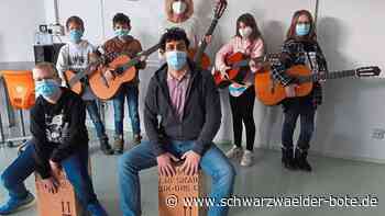 Kooperation in Wildberg: Gitarrenklänge im Schulunterricht