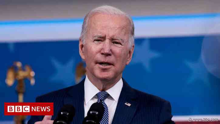 Biden says economy 'in strong shape' ahead of holidays - BBC News