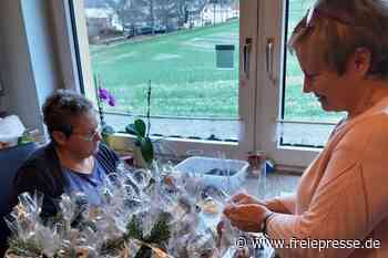 Heimatverein Friesen bäckt und verteilt 116 Weihnachtsbeutel an Senioren - Freie Presse