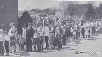 What can we learn from a 1-day measles vaccination blitz in 1967 Ontario?