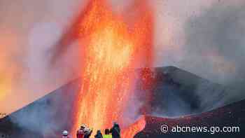 Island turns into open-air lab for tech-savvy volcanologists