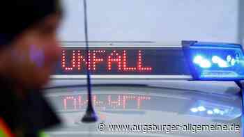 Fünf Fahrzeuge werden in Augsburg-Oberhausen in einen Unfall verwickelt
