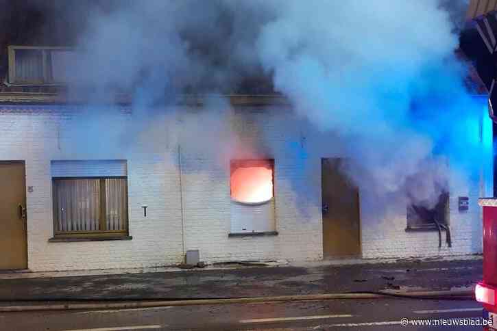 Hoeveel pech kan een mens hebben: Jason zou voor het eerst weer in zijn eigen huis slapen en dan breekt zware brand uit