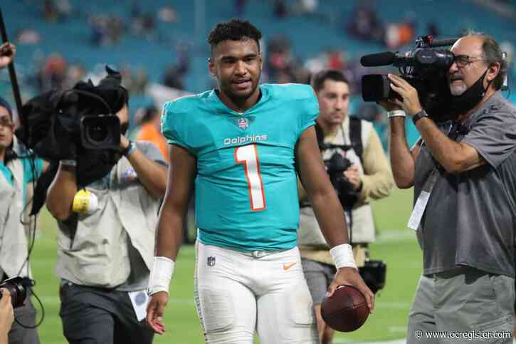 Dolphins-Giants predictions: Will Miami bolster improbable playoff chances?
