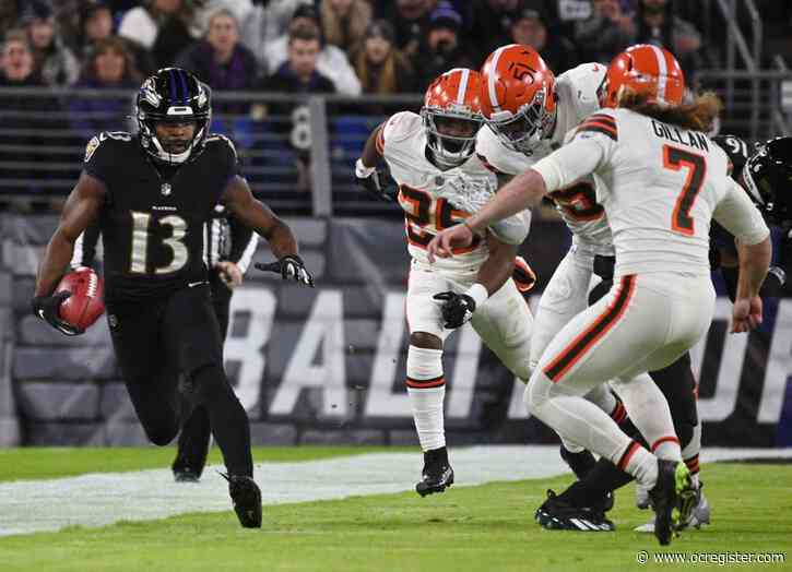 Could WR Devin Duvernay be used more like Deebo Samuel? Answers are in the Ravens’ ‘vault.’ | NOTES
