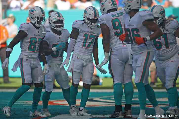 Could Dolphins receiver Jaylen Waddle break this rookie record?
