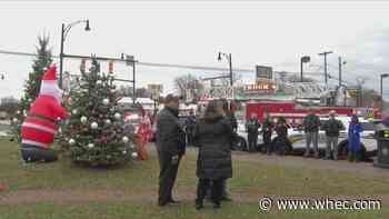 North Clinton Avenue Business Association holds 29th annual Christmas Tree Lighting