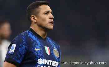 Alexis Sánchez regala su camiseta y da un emotivo mensaje a los hinchas: "No nos damos por vencido, por la afición y también por los niños apasionados de este Inter" - Yahoo Deportes