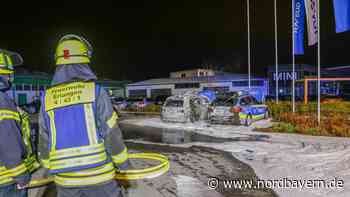 Unbekannte zünden in Erlangen zwei Streifenwagen an - Nordbayern.de