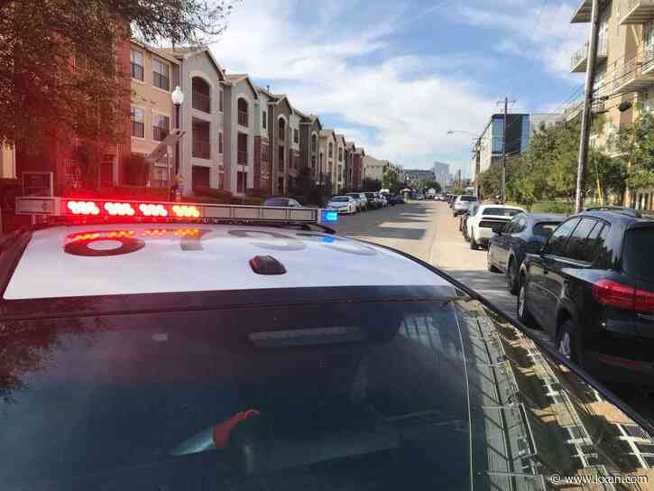 SWAT scene in east Austin cleared after officers unable to find robbery suspect