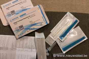 Inwoners krijgen twee gratis zelftesten: “Om te gebruiken voor familiefeesten” - Het Nieuwsblad
