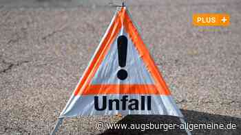 Unfälle auf schneeglatten Straßen: In Bobingen rutscht ein Bus in den Graben - Augsburger Allgemeine